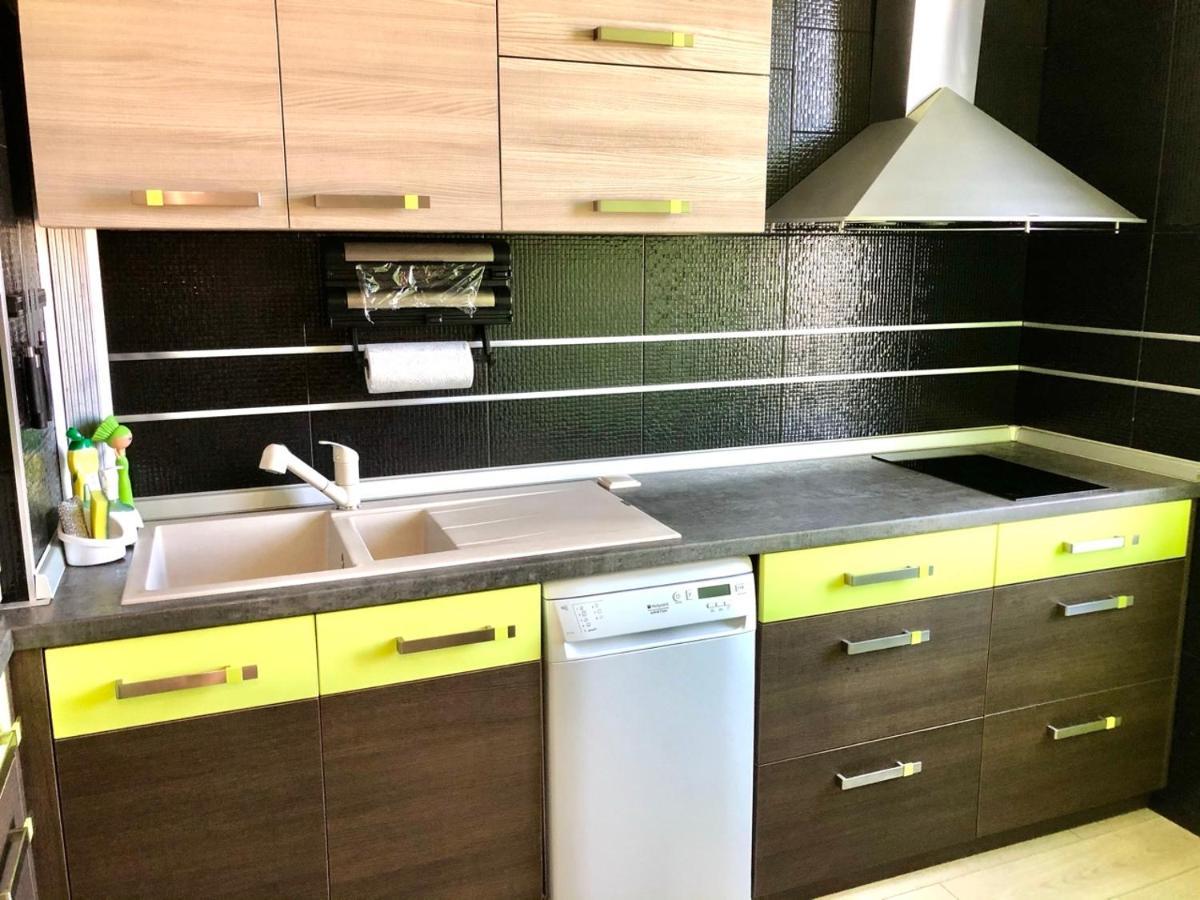 Avelov Art Apartment Burgas City Eksteriør billede