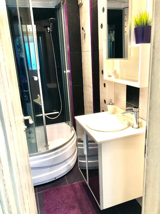 Avelov Art Apartment Burgas City Eksteriør billede