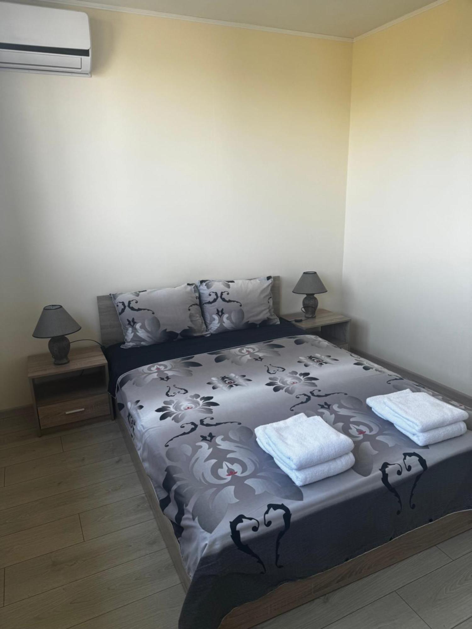 Avelov Art Apartment Burgas City Eksteriør billede